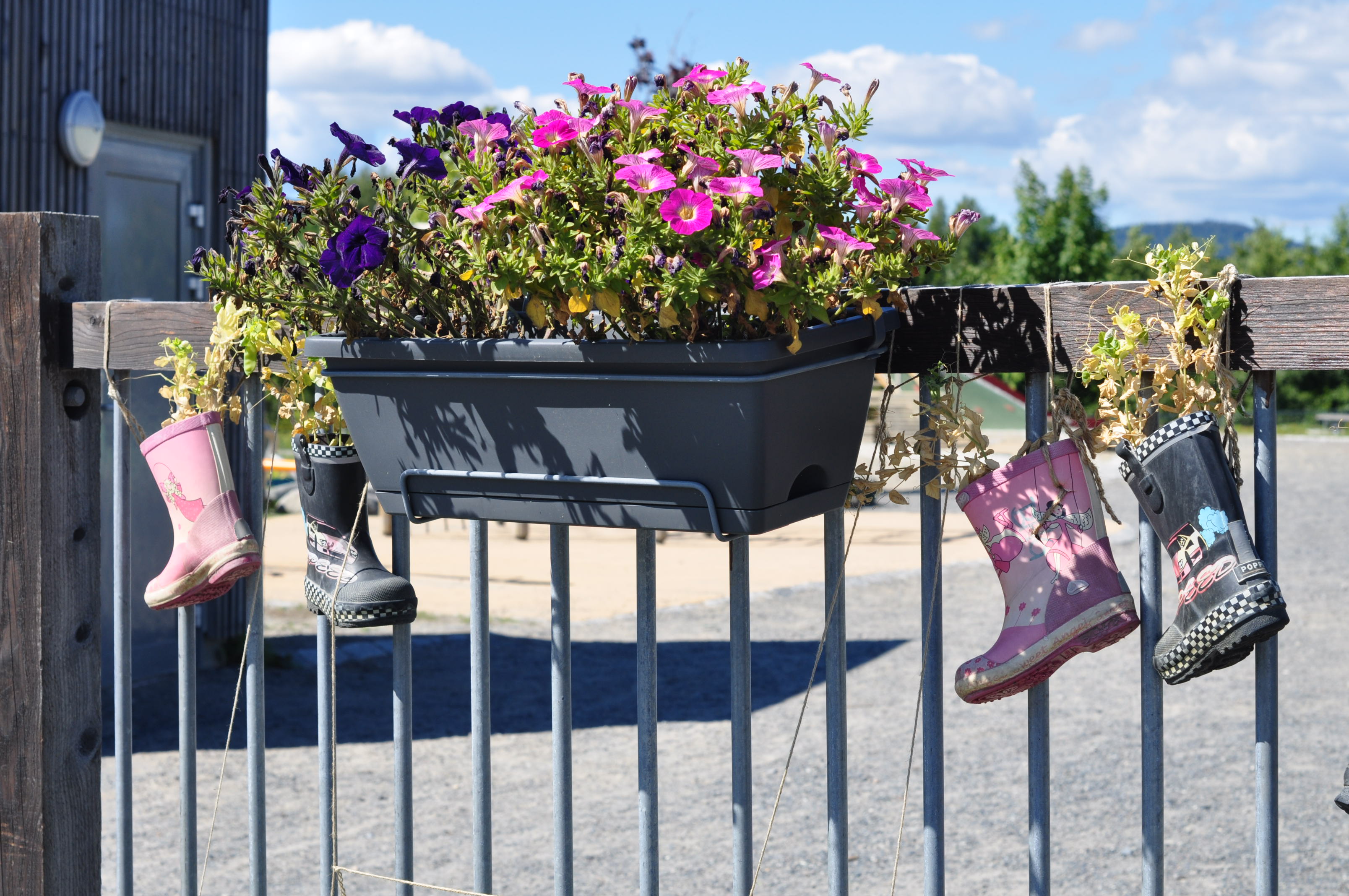 Blomster og gummistøvler