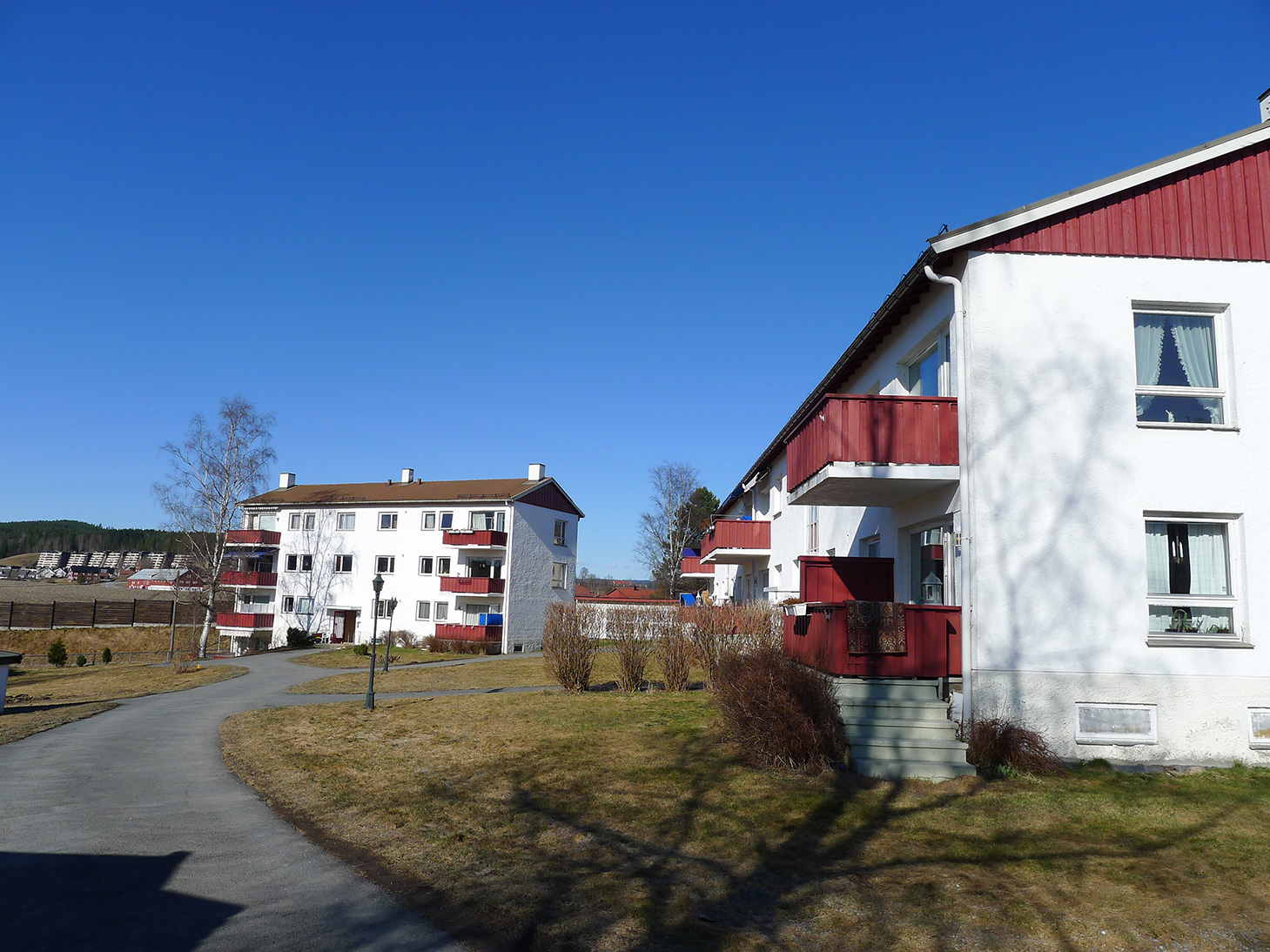 Lavblokker og kjedete enebolig på Eiksmarka