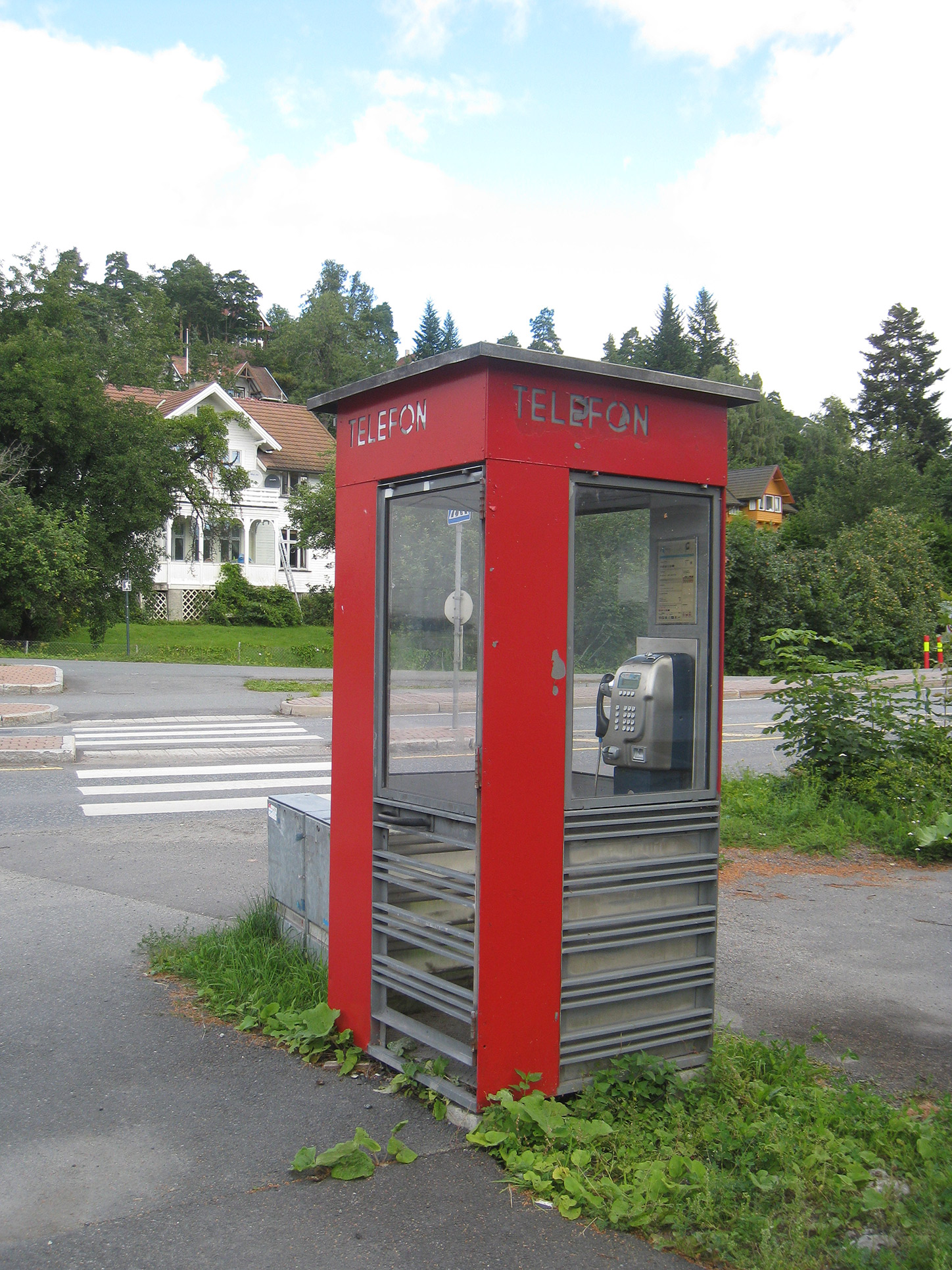 Rød telefonkiosk