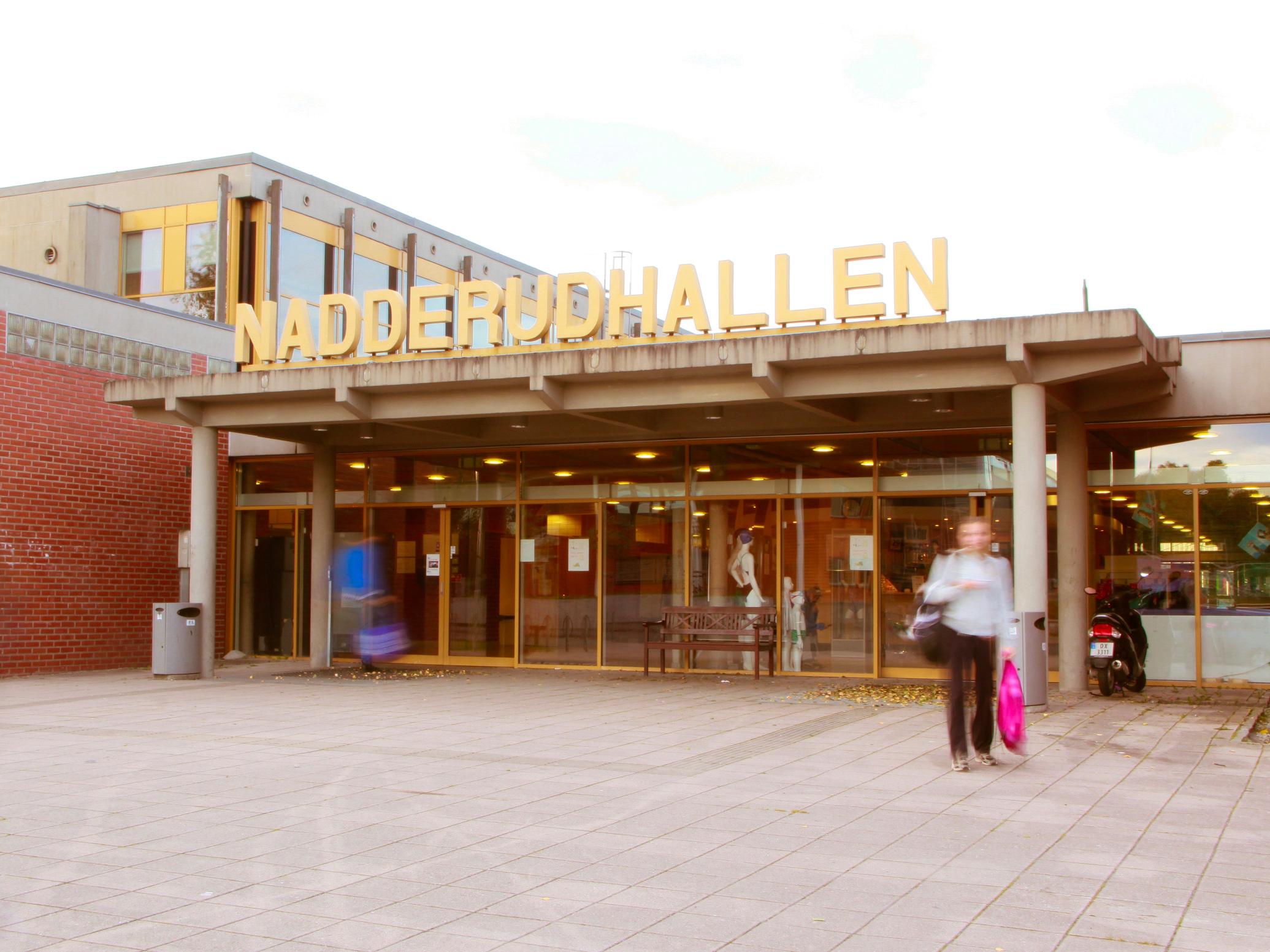 Nadderudhallen inngangsparti